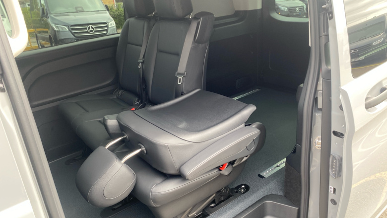 Mercedes-Benz Vito L2 Diesel Rwd 119CDI Select Crew Van 9G-Tronic